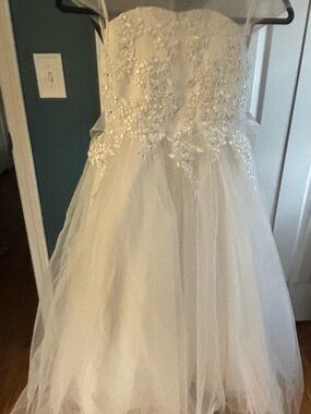 Us Angels White Lace Appliqué Tulle Gown size 8